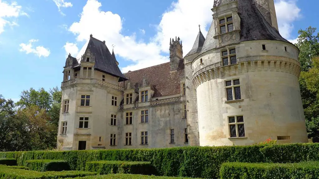 chateau uyguilhem.jpg